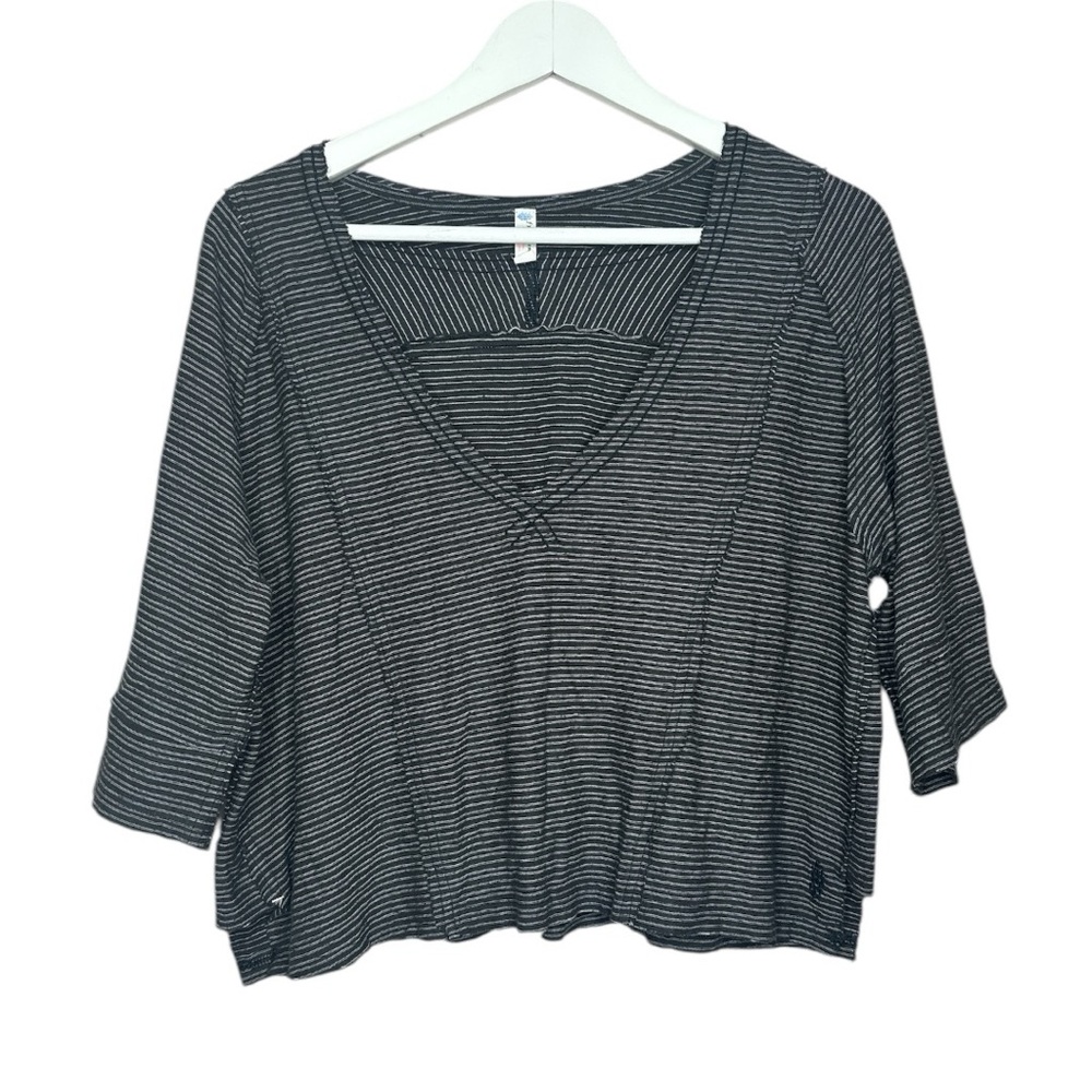 Free People FP Movement Black Striped Cropped V-neck Tee Size Medium